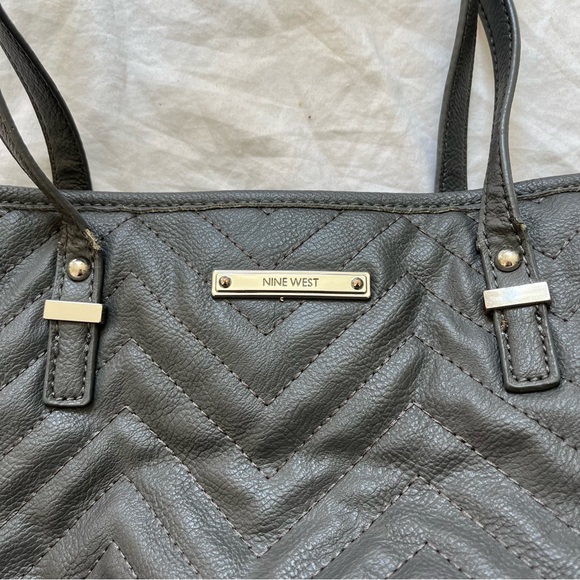 🐺gray nine west bag🐺 - Picture 3 of 9